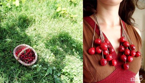 Dans mon panier neuf... collier de cerises - la fille du consul