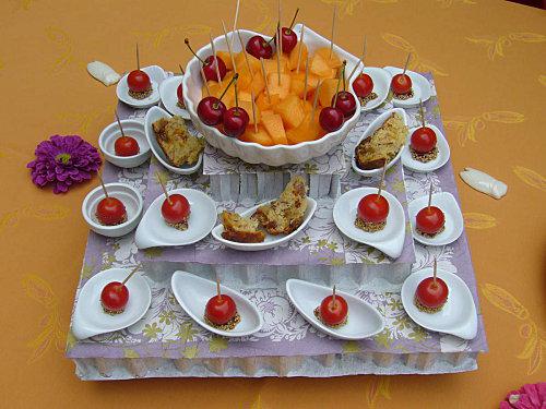 Tomates cerises 'pomme d'amour' : caramel balsamique, sésames et petits pois au wazabi P1090289.JPG