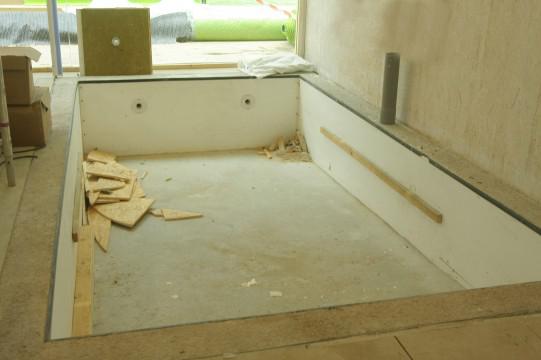 La-piscine-interieure-en-construction-_diaporama Secret story 4 – EXCLU, les photos de la maison !