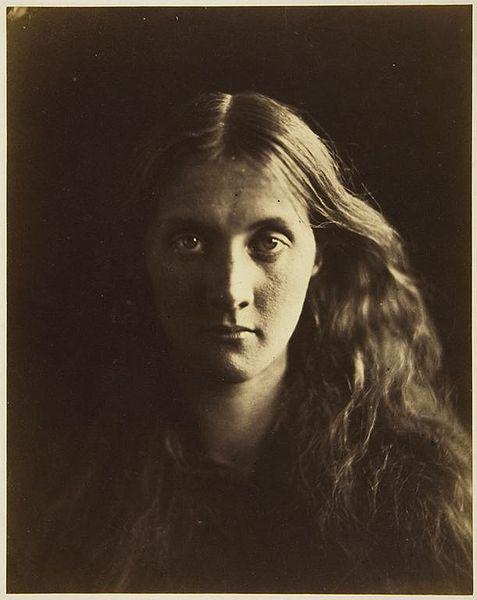 Mère de Virginia Woolf, photographiée par Julia Margaret...