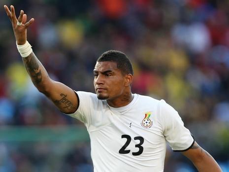 Fute ball boateng-gestures-during-debut-16527283__MBQF,templateId=renderScaled,property=Bild,height=349.jpg