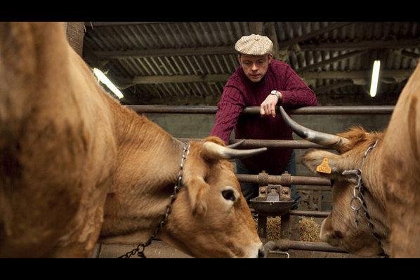 L’amour est dans le pré 5×04 : « Il faut leur mettre une petite branlée de temps en temps » L’amour est dans le pré 5×04 : « Il faut leur mettre une petite branlée de temps en temps »