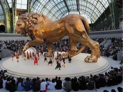 Le plus beau défilé de cette fashion week express fut Chanel au Grand Palais bien sur !