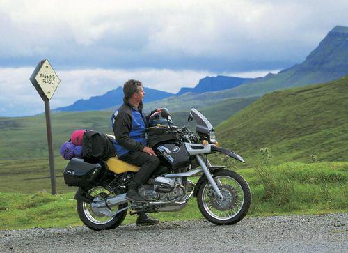 30 ans http://i338.photobucket.com/albums/n432/vonsontag/Motos/BMW_R1100GS.jpg