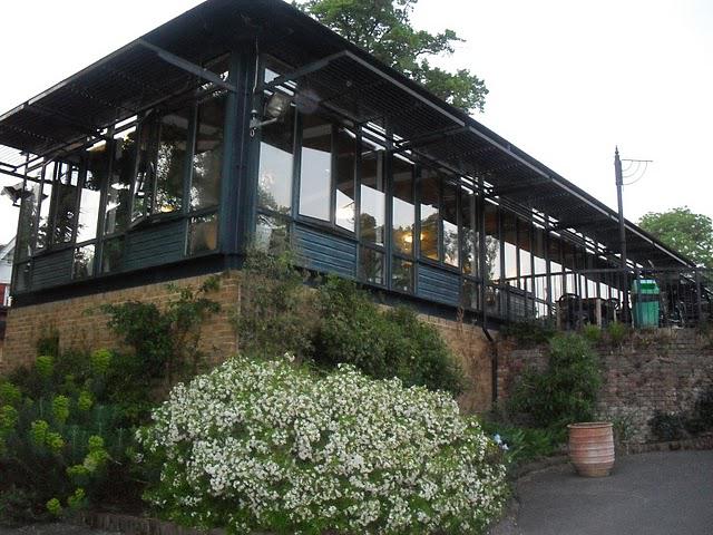 Une soirée à West Hampstead! Une soirée à West Hampstead!