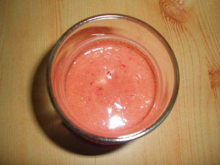 Smoothie vitaminé : fraises, pêches, abricots et pamplemousse P7120008