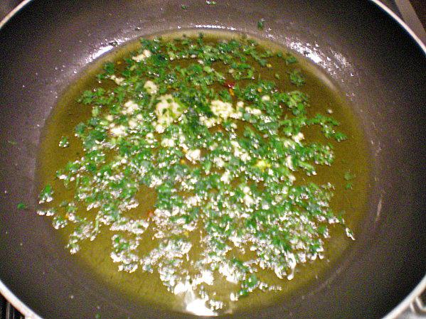 GAMBAS A LA PROVENCALE , FLAMBEES ....... 100 0836-copie-1