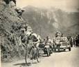 Déraillement lorono-escalando-el-aubisque-en-el-tour-de-1953-809-x-680.1279563978.jpg