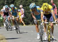 Déraillement andy-schleck-a-vu-sa-chaine-sauter-juste-au-moment-ou-il-att.1279563848.jpg