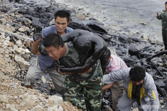 Explosion d’un pipe line en Chine : nouvelle marée noire !