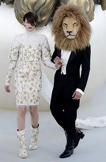 Lagerfeld fait rugir CHANEL... Lagerfeld fait rugir CHANEL...