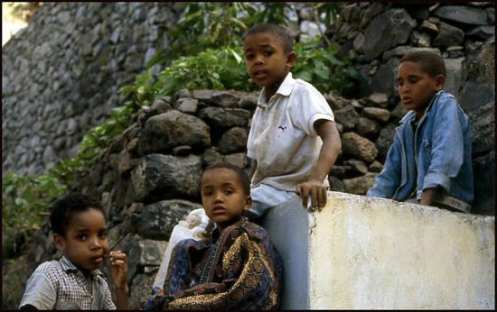 Les enfants d’Alte Mira cap-vert-gamins-de-village.1277112741.jpg