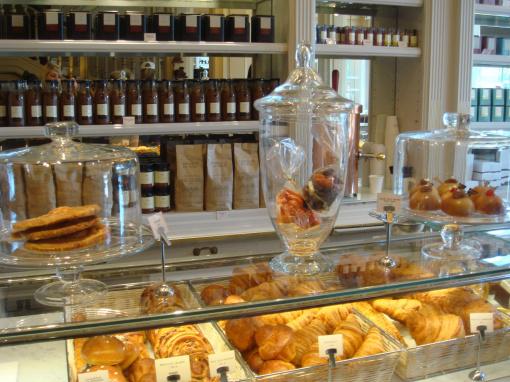 ANGELINA POUR GOSSIP CULINAIRE Chocolat chaud à l’ancienne de chez Angélina Paris à emporter