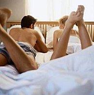 5 trucs pour entretenir la flamme après le mariage couple_zoom.jpg