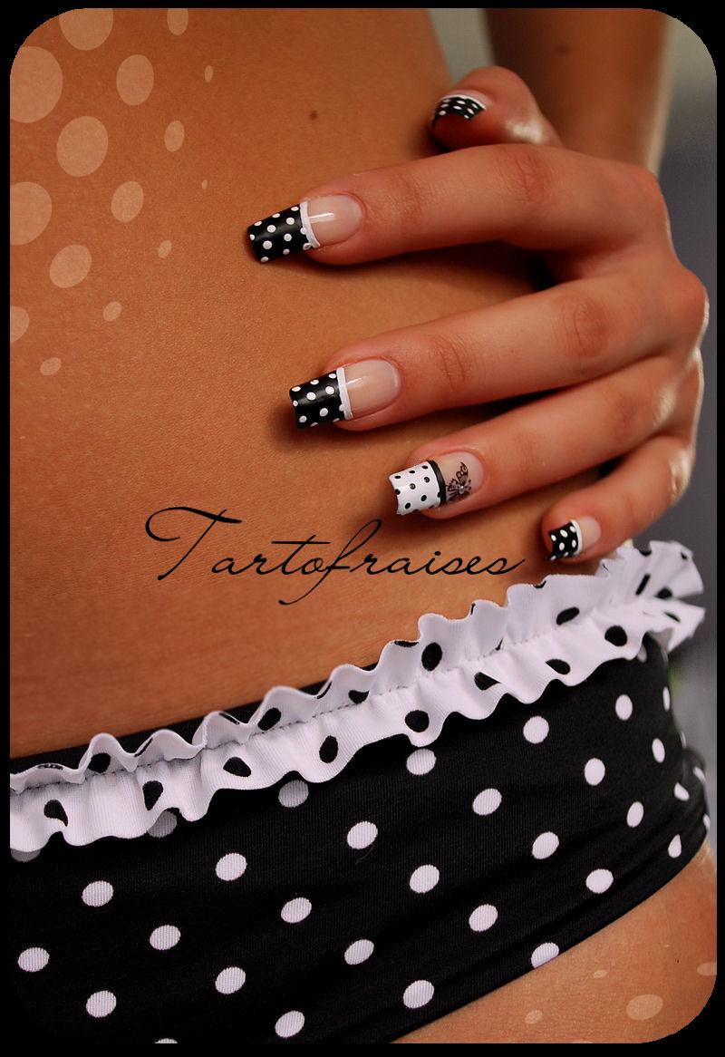 Back to the 30's (années 30) http://tartofraises.nailblogs.net/nailart/annees30/DSC_0112.JPG