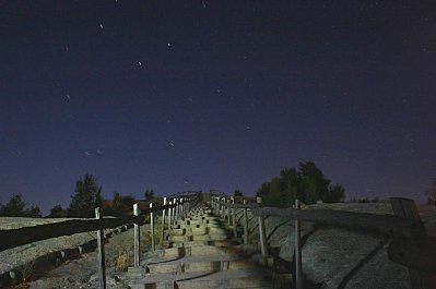 Abbaretz by night space mountain-1280