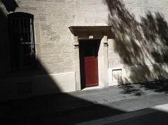 COMBIEN DE FOIS ? 11 vue proche porte face square dim (929 x 696).jpg