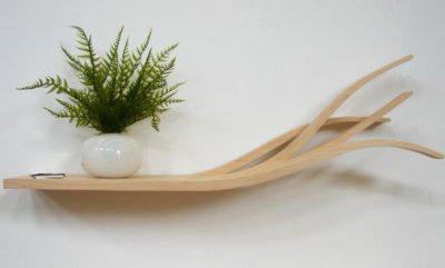 Une étagère dans le vent Une étagère dans le vent