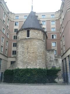 A la poursuite des cochons devins à Bruxelles : 3 (et dernier) 89- La Tour noire.JPG