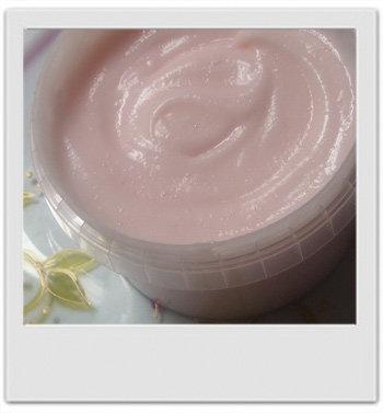 Crème de douche rose & patchouli - recettes de cosmétiques naturels maison avec MaCosmetoPerso