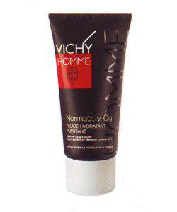 0609373 Rasage, soins, hygiène, elle n’a pas fini de s’occuper des hommes !