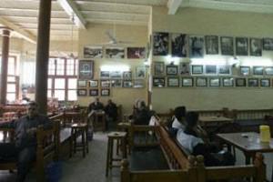 Cafés arabes : un élixir* de culture et de politique Cafés arabes : un élixir* de culture et de politique