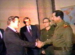 Sanction pénales infligées pour la vente d’armes chimiques à l’Irak (CEDH, déc., 6 juillet 2010, Van Anraat c. Pays-Bas) rumsfeld.1280736764.jpg