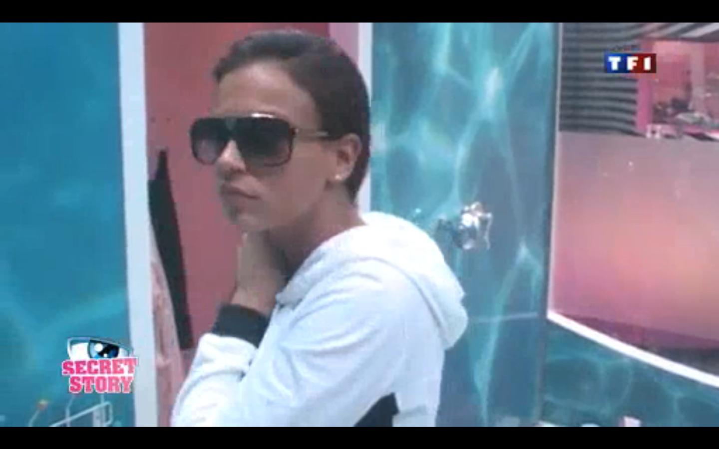 julie 9 secret story Secret story 4 – Julie veut rester seule ! (VIDEO)