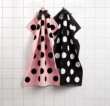 H&M; Shop Online - Etre tendance même en prenant sa douche... Essuies à pois H&M.jpg