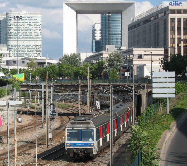 train Horaires des trains (Ismaïl Kadaré)