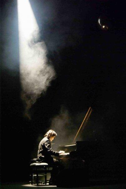 maxence-cyrin 6 Questions… Maxence Cyrin
