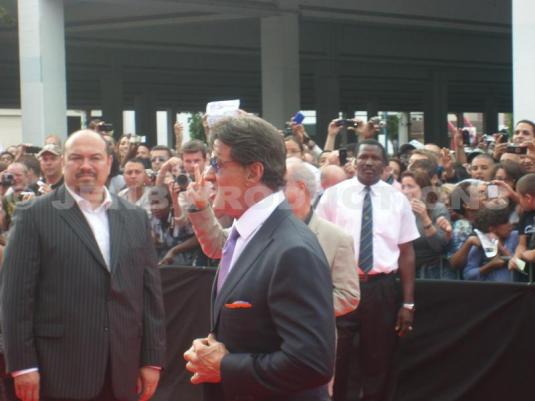 3000 fans accueillent Sylvester Stallone à l'UGC de Rosny 2 : Nous étions sur place