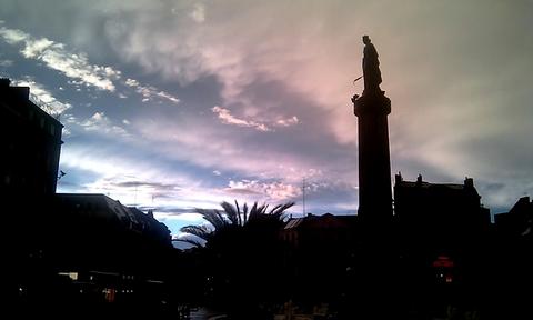 Un soir après l'averse. Un soir après l'averse.