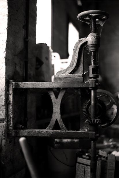 blog photo vieille grange papy etau a roue photo blog photo vieille grange papy etau a roue