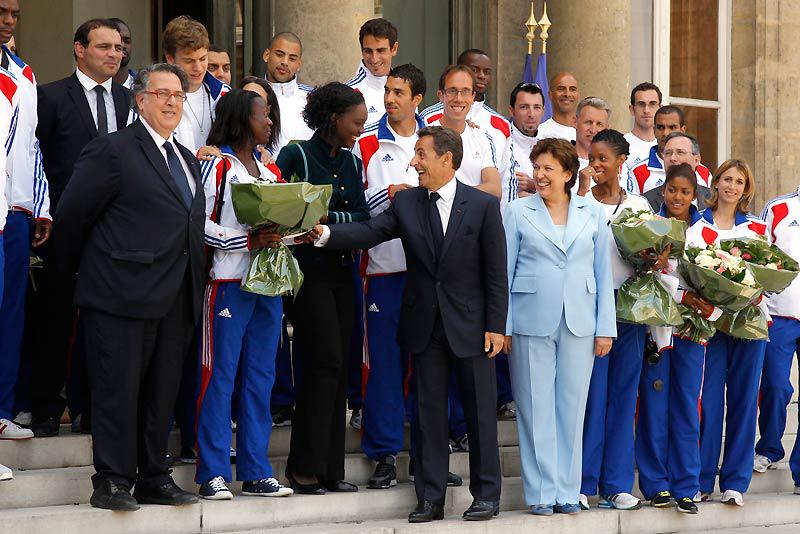 Nicolas Sarkozy reçoit les médaillés d’or des championnats d’Europe d’athlétisme, mardi 3 août, au palais de l’Élysée.