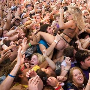 lady_gaga_lollapalooza--300x300.jpg