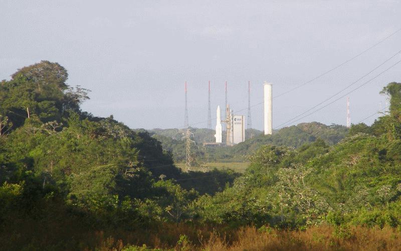 52ème lancement d'Ariane 5 ! http://2bis.ruedumoulin.free.fr/guyane/fusee/04-08-2010/animation-tir-ariane.gif