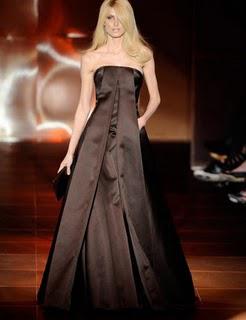 Less is More pour la collection Armani Haute Couture Automne Hiver 2010 - 2011 !