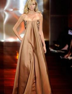 Less is More pour la collection Armani Haute Couture Automne Hiver 2010 - 2011 !