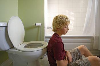 quelles sont les causes de miction urine fréquent chez l'homme