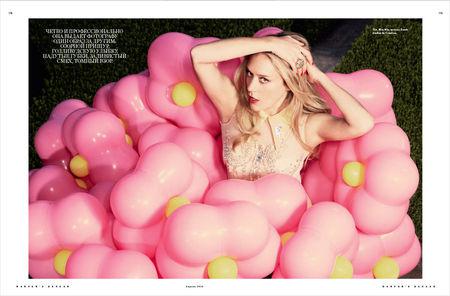 The pink attitude 54bazaar_holofotes0087