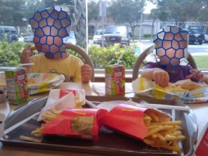 Kids Mc Donald's Hamburgers et doigts gras aux USA