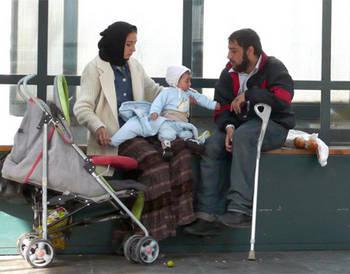 Sédentaires et nomades, “du mythe réel aux réalités présentes”…. suisse-geneve-mendiants-roms-1.1282212238.jpg