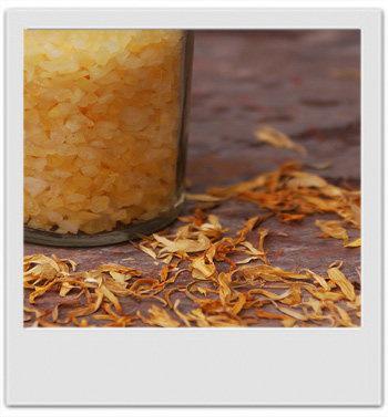 Sels de bain sucrés après soleil buriti & calendula : recette de cosmétique naturel maison avec MaCosmetoPerso