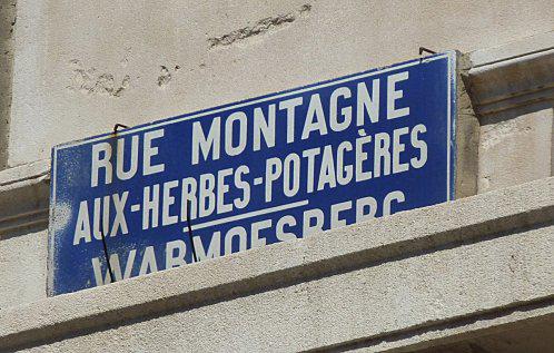 rue-Montagne-aux-herbes-potageres.JPG