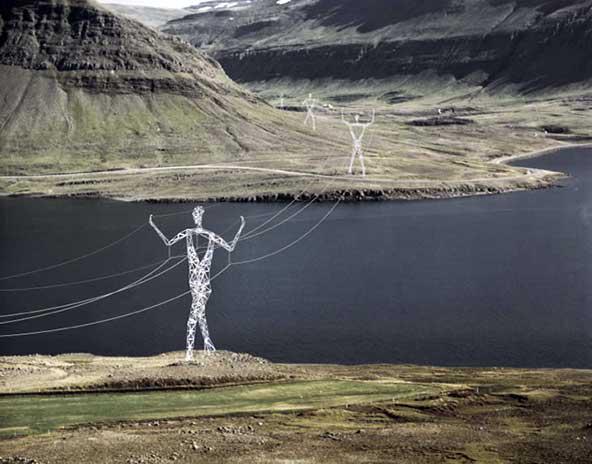 Pylon-figures, lorsque les géants distribuent l'électricité - 1