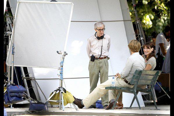 Photo : Woody Allen, Owen Wilson et Carla Bruni lors du tournage du film de Woody Allen, 