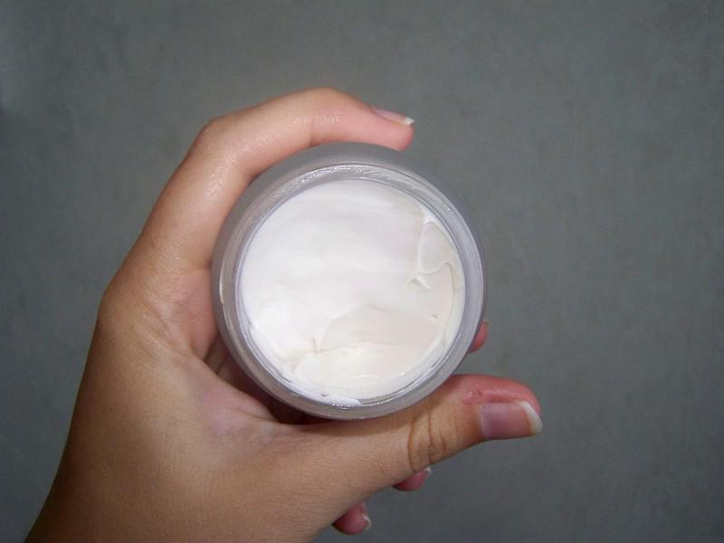 Crème de nuit pour peaux mixtes - Anne Marie Borlind http://img841.imageshack.us/img841/1662/1003122.jpg