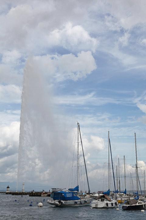 Le Jet d'eau mardi 24 août 45424_462478071795_236413916795_6585521_6330761_n.jpg
