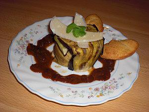 CHARLOTTE D'AUBERGINES AUX CREVETTES, MADELEINES AU PARMESAN CIMG3928